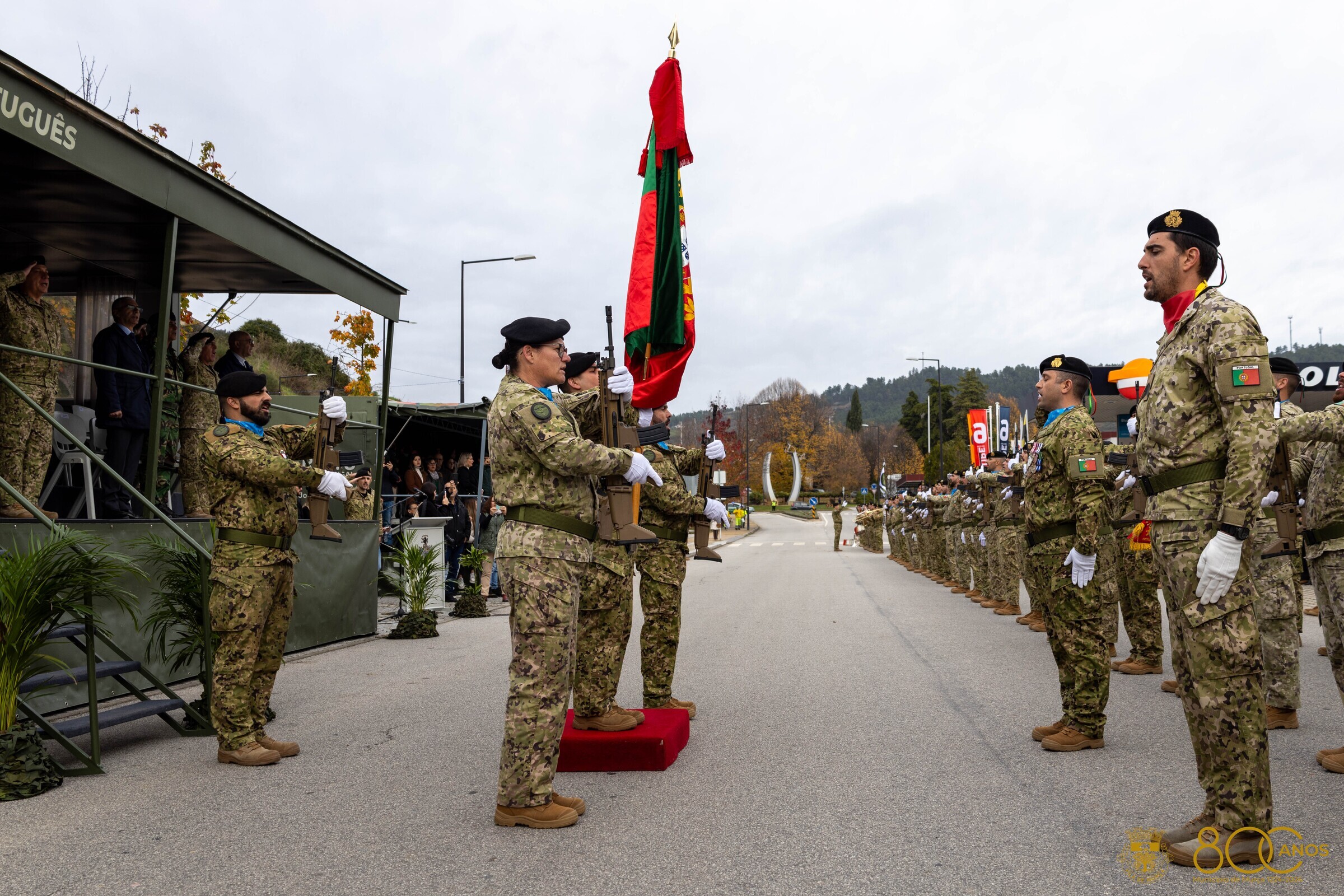 Outorga do Estandarte Nacional à 6.ª Força Nacional Destacada para a Roménia 