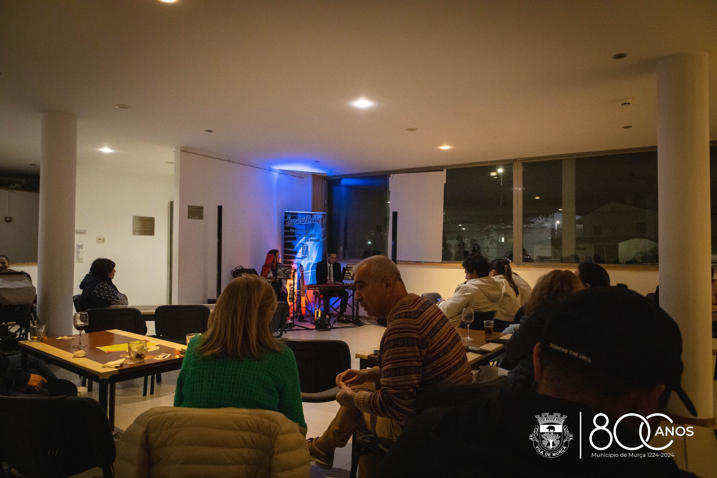 Concerto de Músicas Intemporais com Sandrineddy encanta público no Café Literário