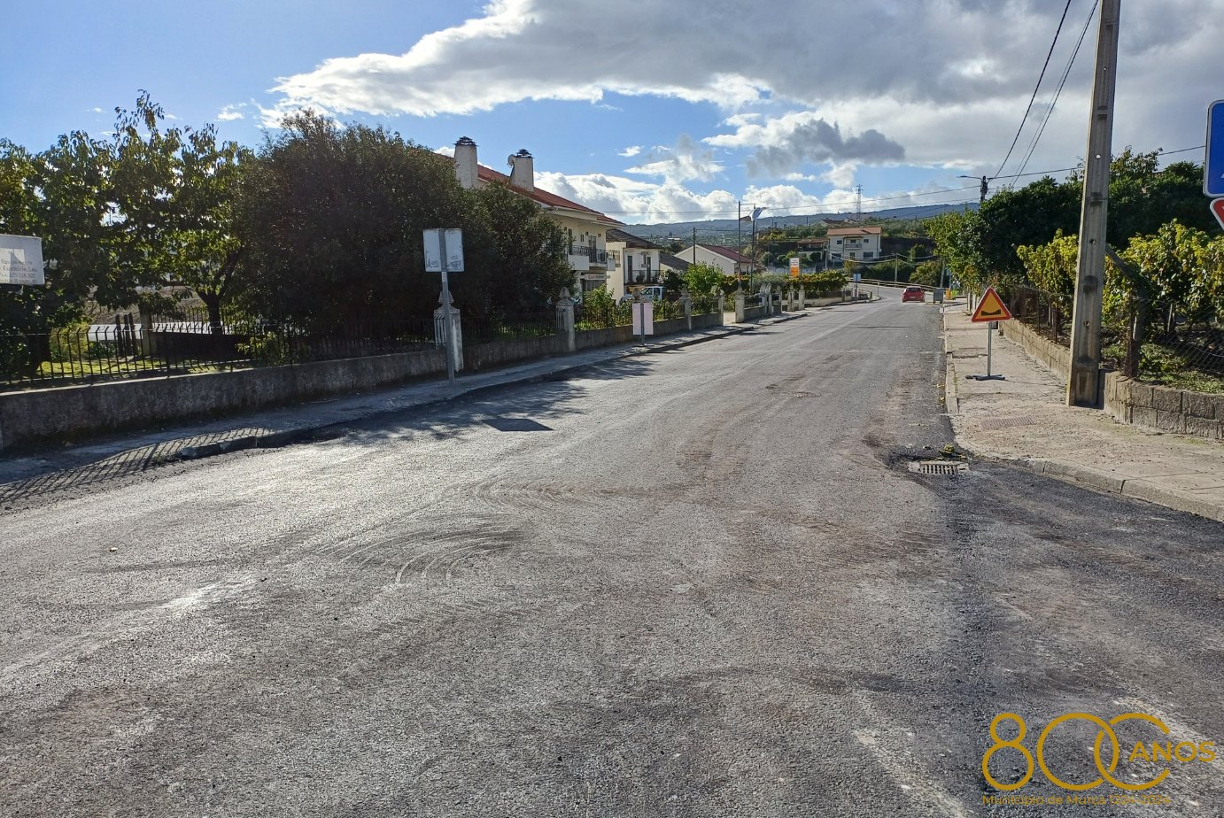 Pavimentação entre o Bairro do Pinheirinho e a Rua Francisco Barros Carneiro Lopes 