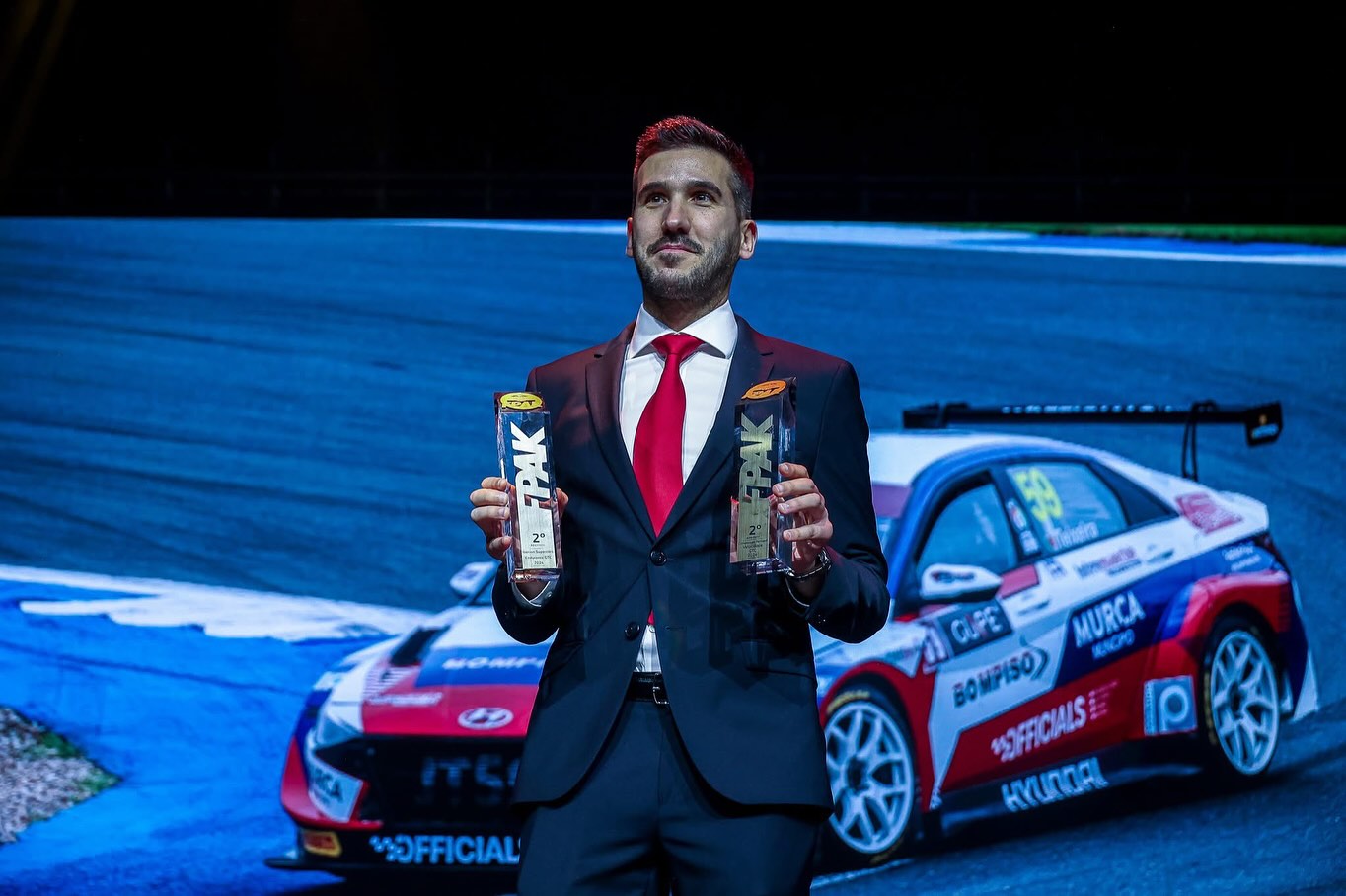 Daniel Teixeira brilha na Gala dos Campeões da FPAK