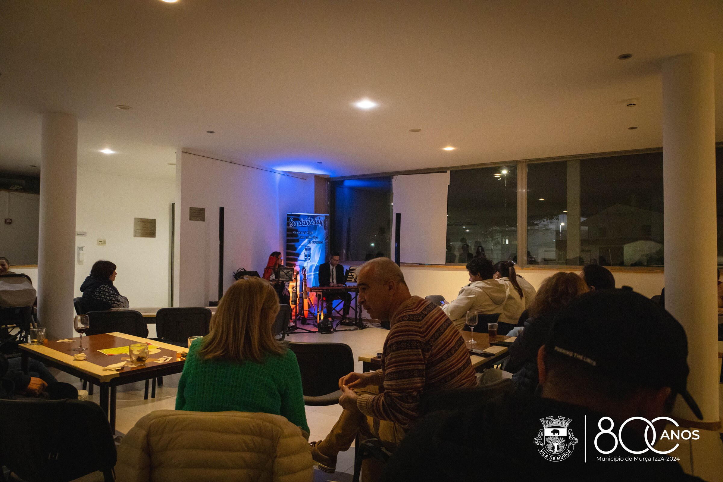 Concerto de Músicas Intemporais com Sandrineddy encanta público no Café Literário