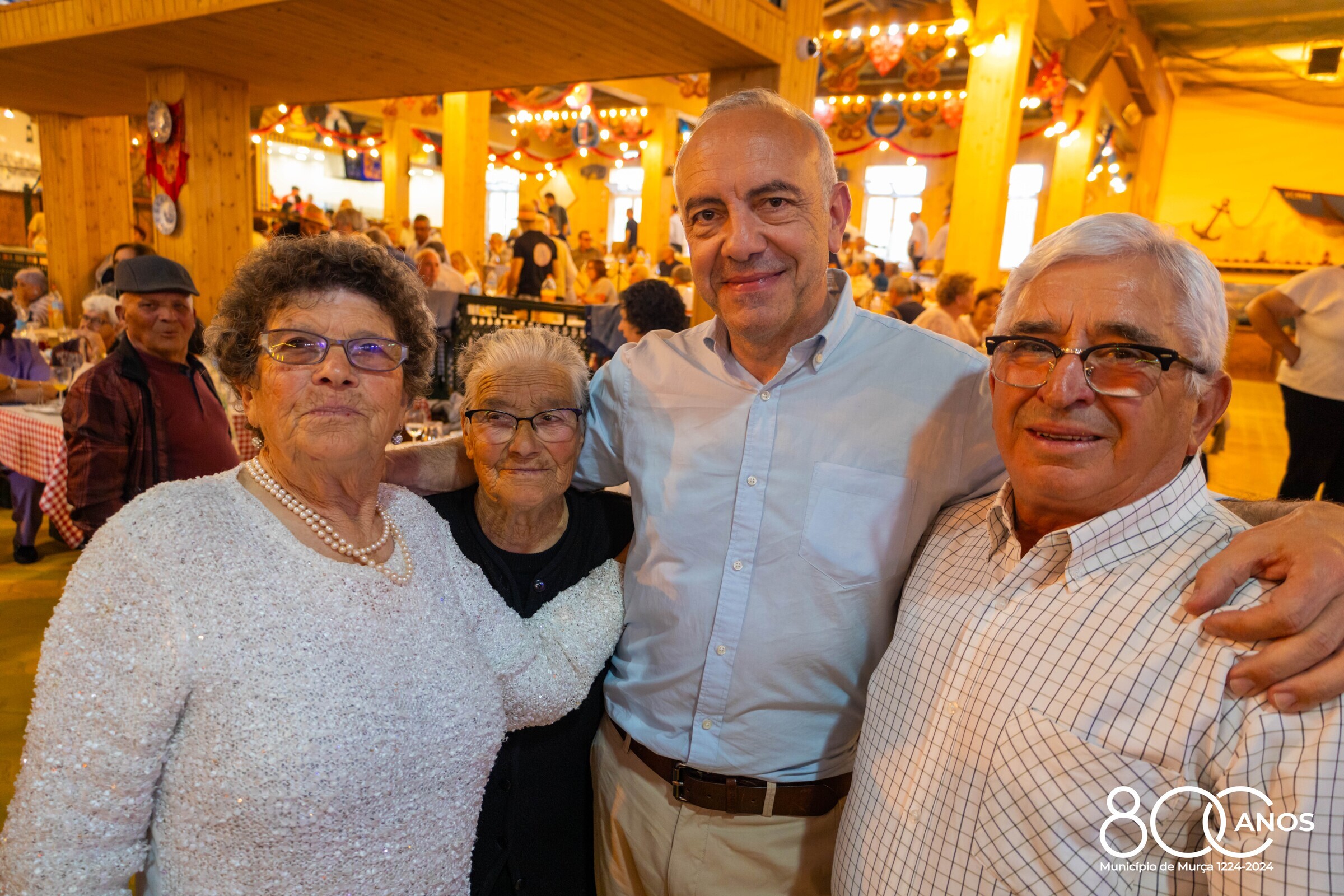 Cantares ao desafio e folclore minhoto animaram Passeio Convívio de Idosos