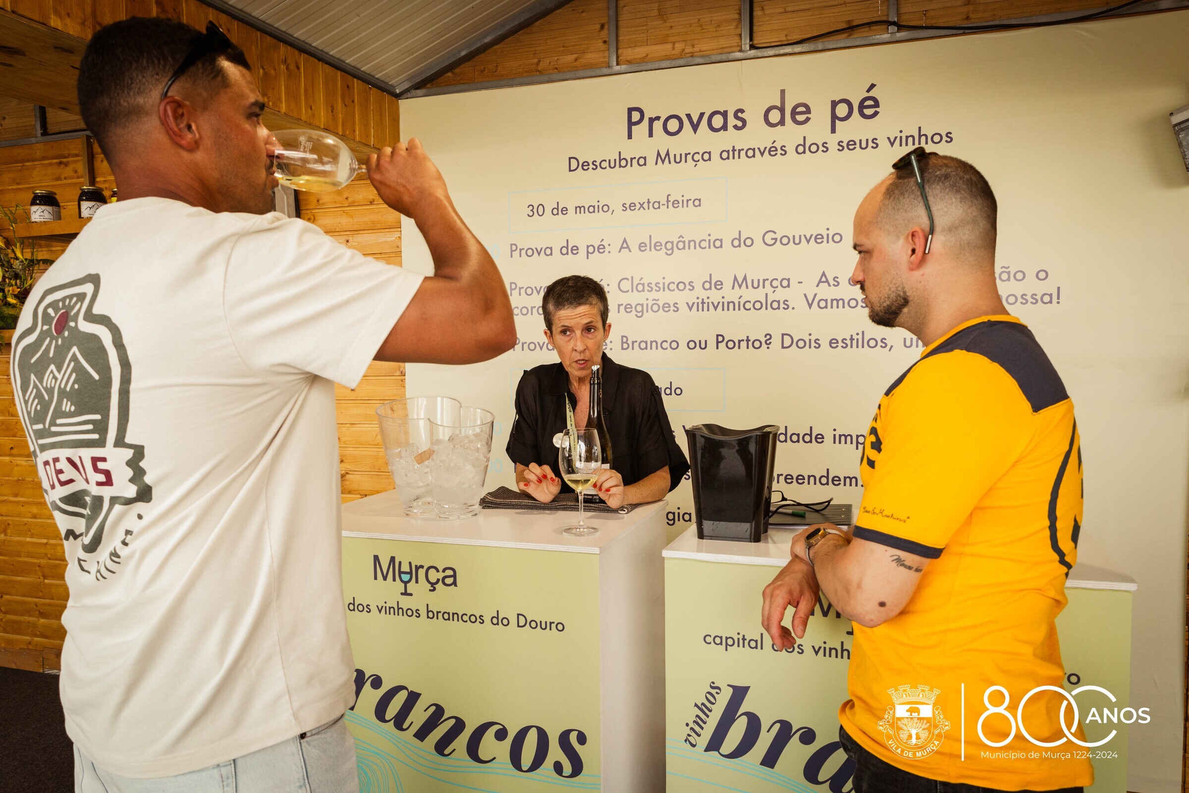 Provas de pé com Teresa Gomes são destaque na Festa Vinhos “Brancos na Praça”